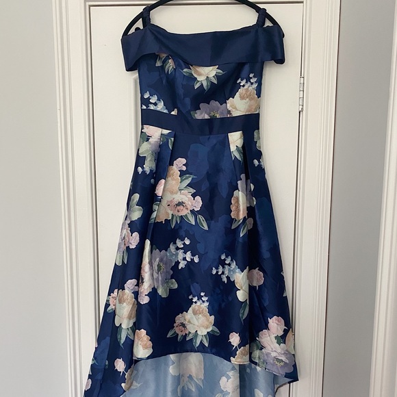 Chi Chi London satin midi dress high low - Picture 7 of 8